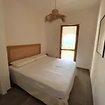 Cozy Flat Stunning Sea View, 10' From Chia Beaches Nyaraló *