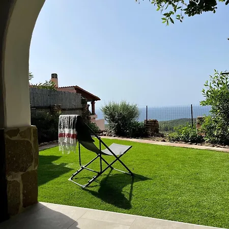 Cozy Flat Stunning Sea View, 10' From Chia Beaches Nyaraló *